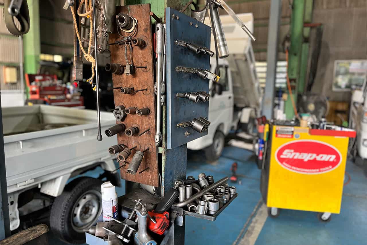 車検工場内の様子